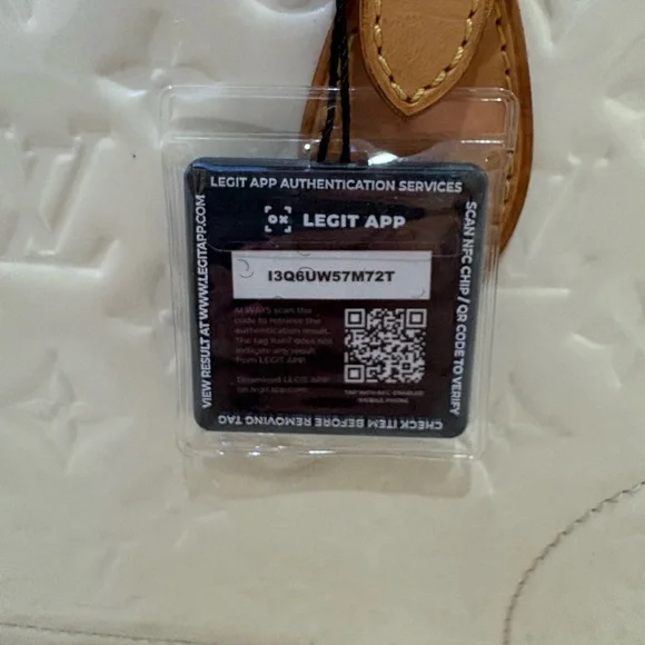 Louis Vuitton summit drive handbag - Picture 13 of 13